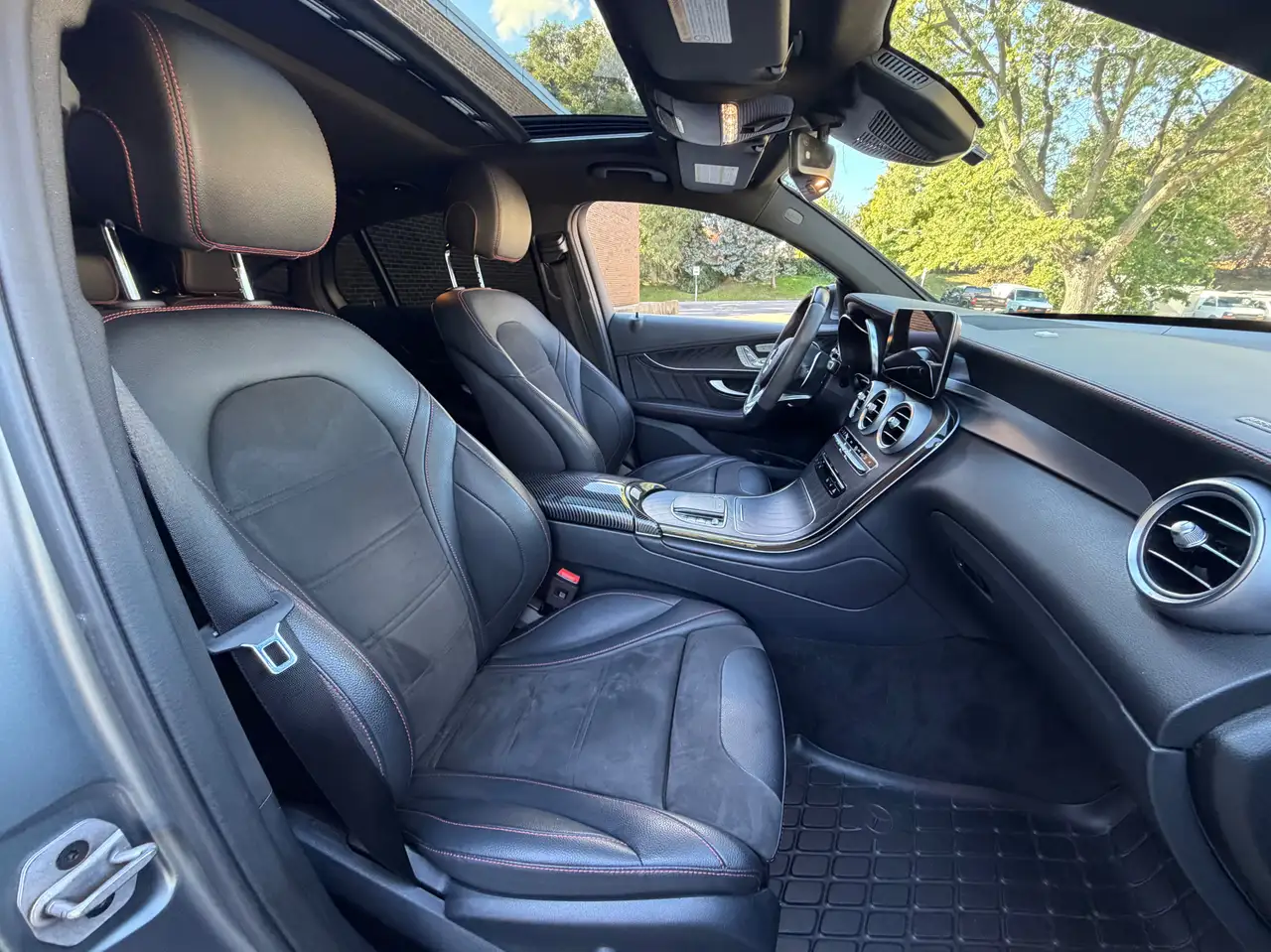 Mercedes-Benz GLC - Image 17