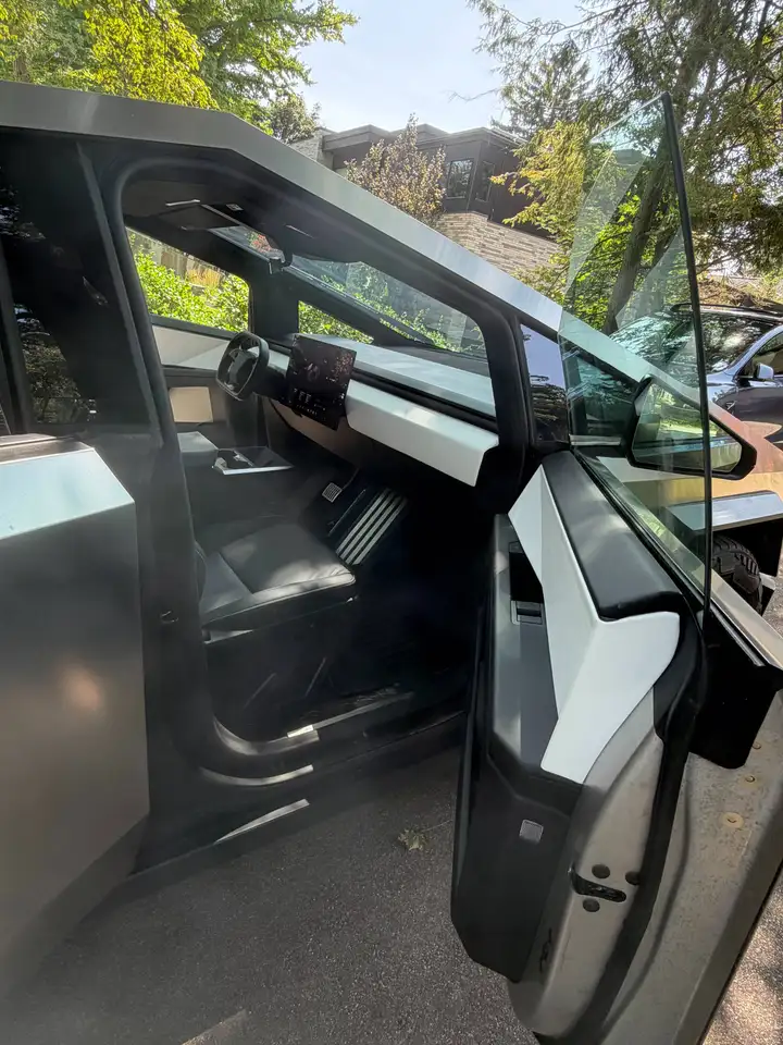 Tesla Cybertruck - Image 6