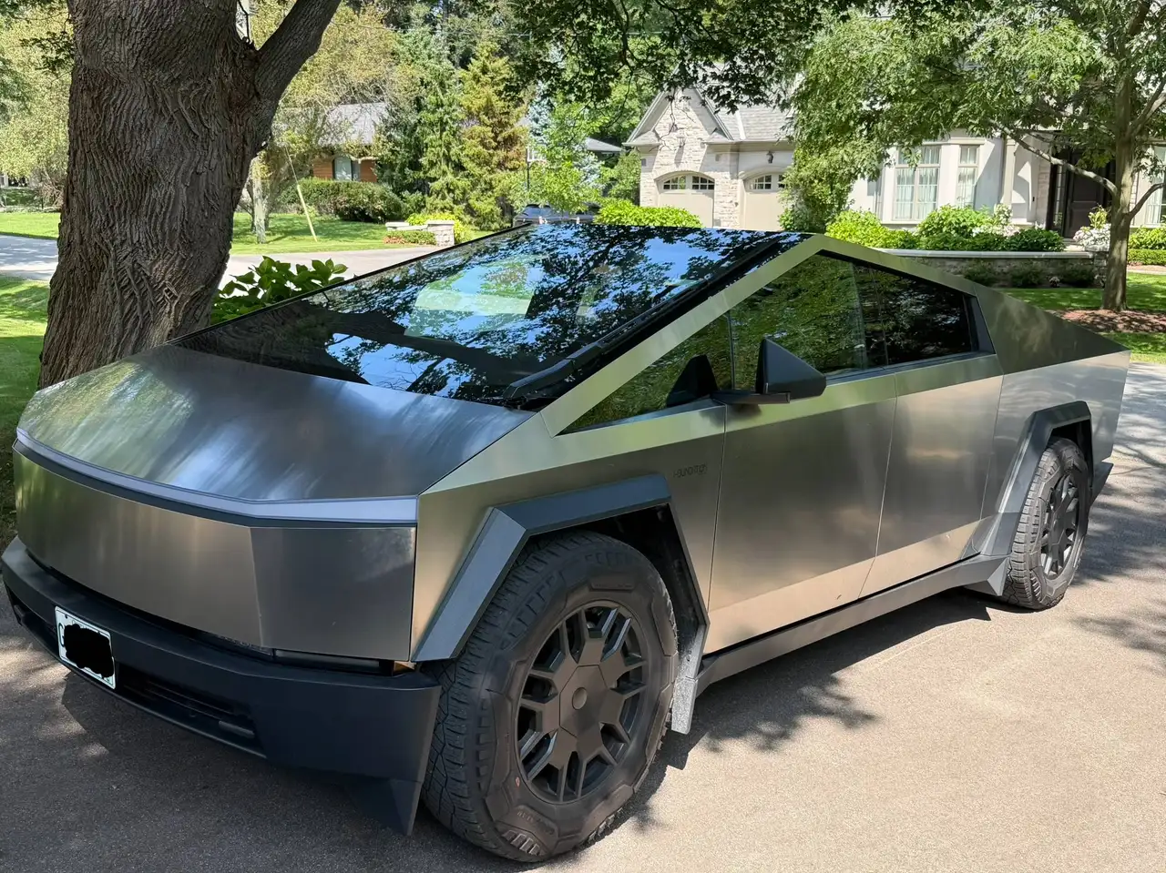 Tesla Cybertruck - Image 2
