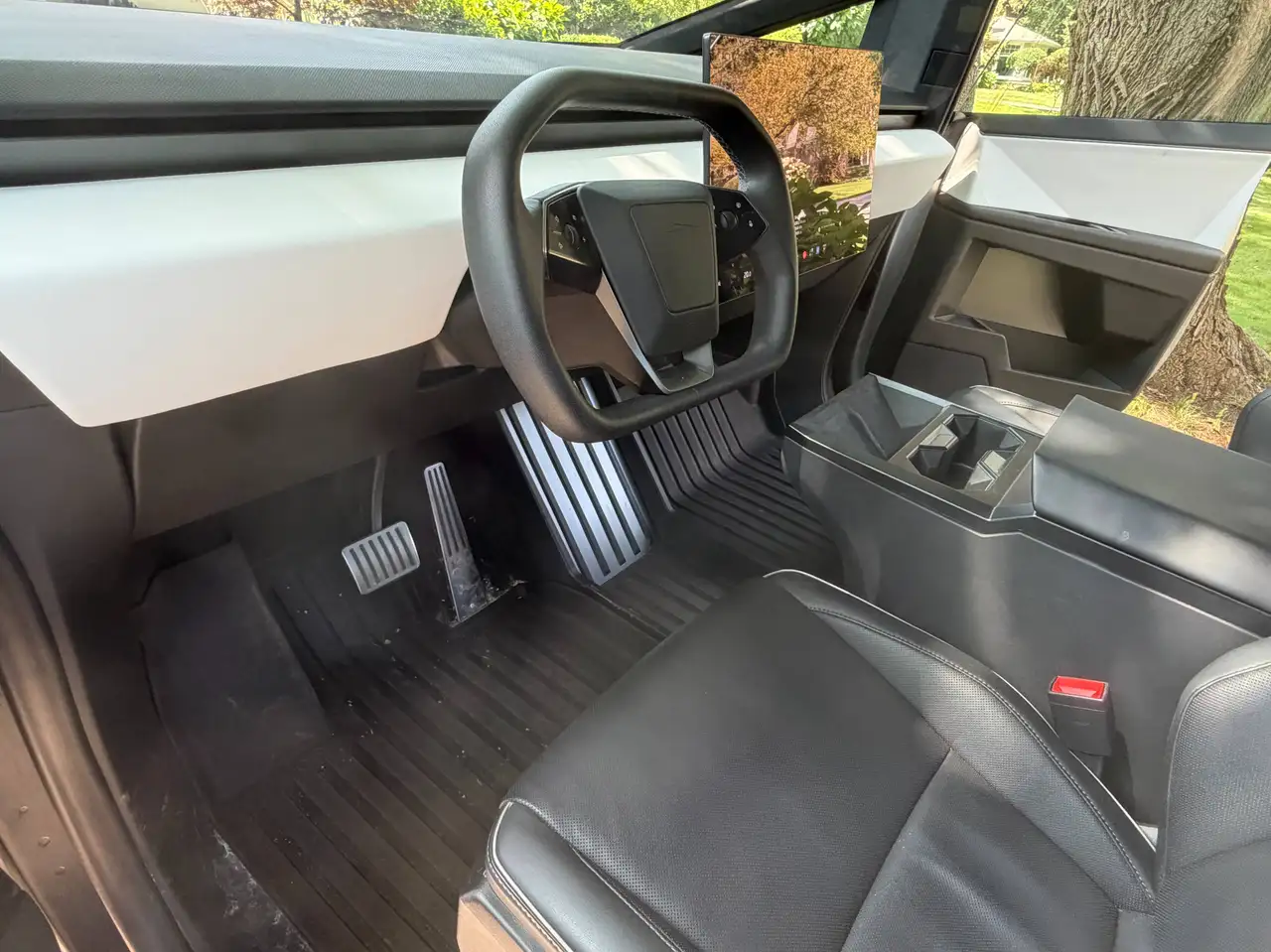 Tesla Cybertruck - Image 4