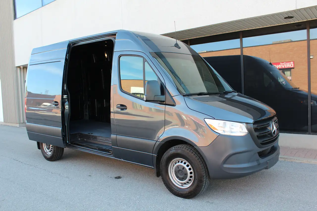 Mercedes-Benz Sprinter - Image 22