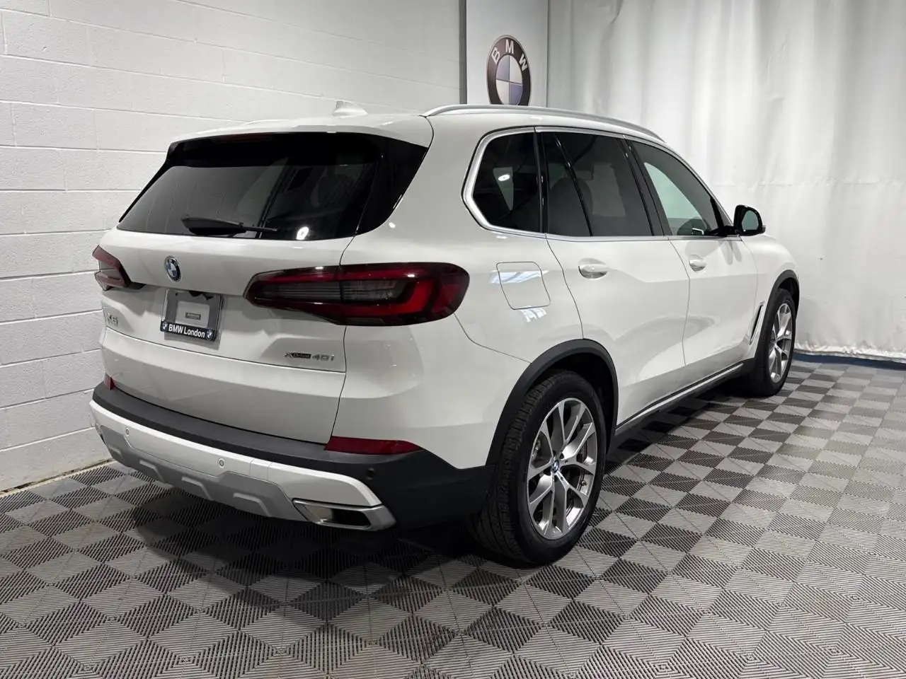 BMW X5 - Image 17