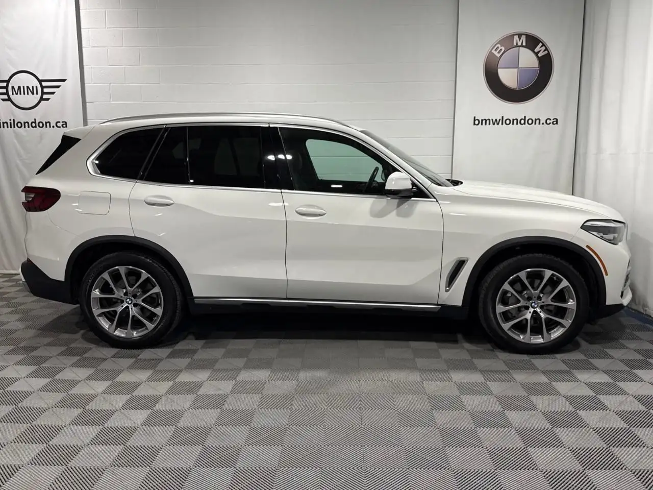 BMW X5 - Image 16