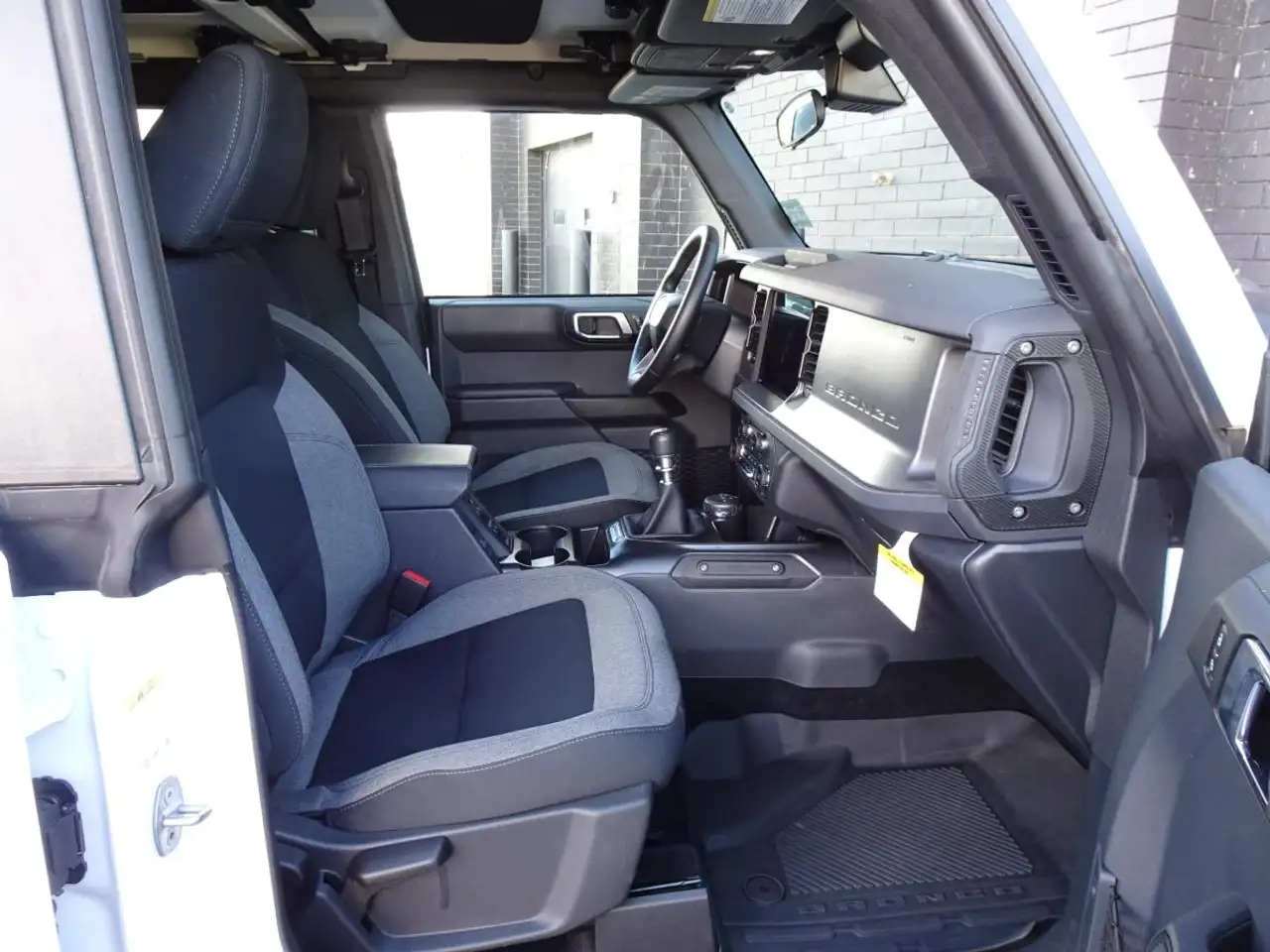 Ford Bronco - Image 16