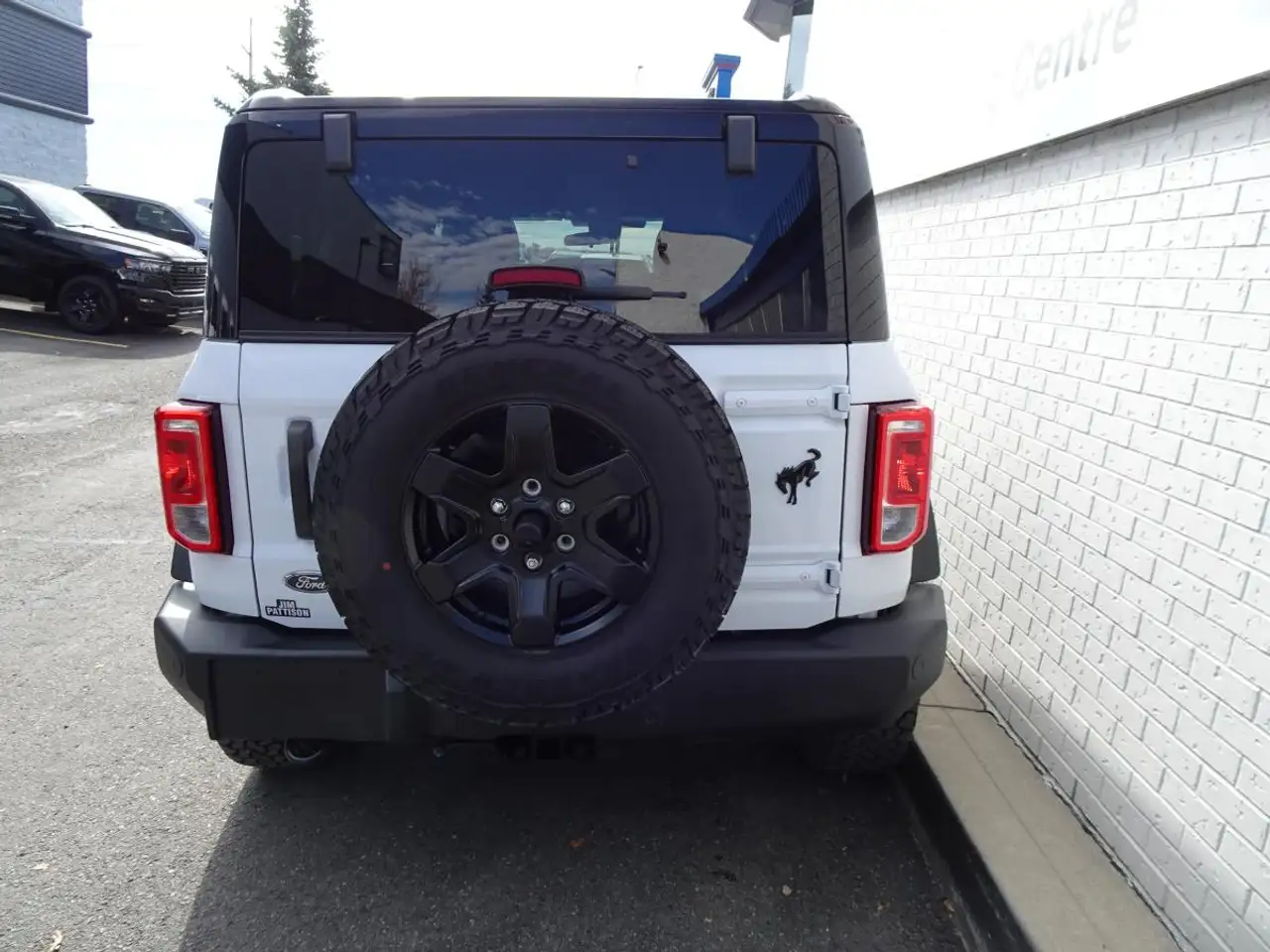 Ford Bronco - Image 7