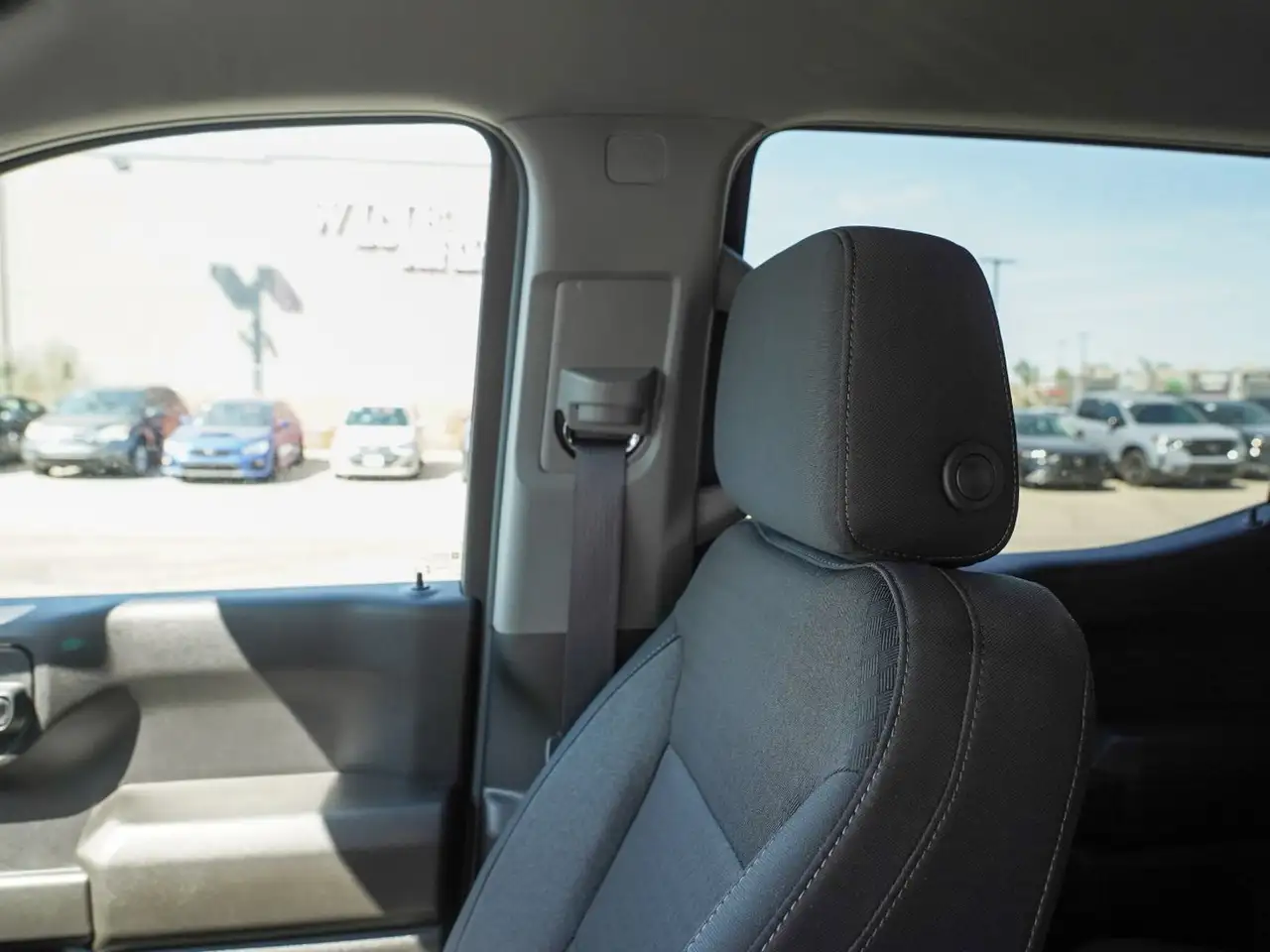 Chevrolet Silverado 1500 - Image 12