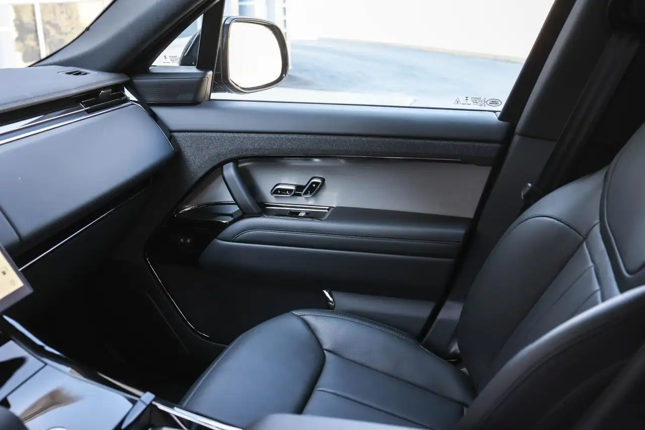 Land Rover Range Rover Sport - Image 35
