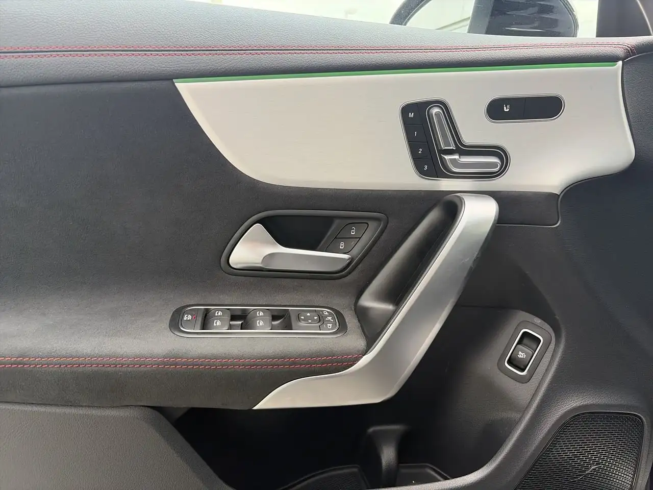 Mercedes-Benz CLA - Image 21