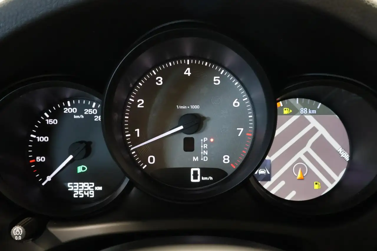 Porsche Macan - Image 20