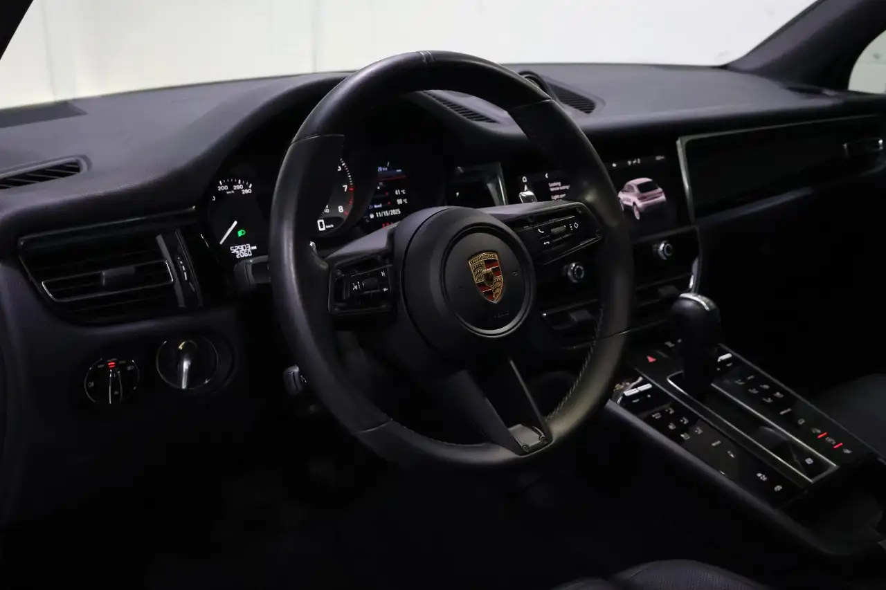 Porsche Macan - Image 17