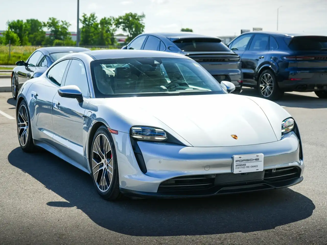 Porsche Taycan - Image 9
