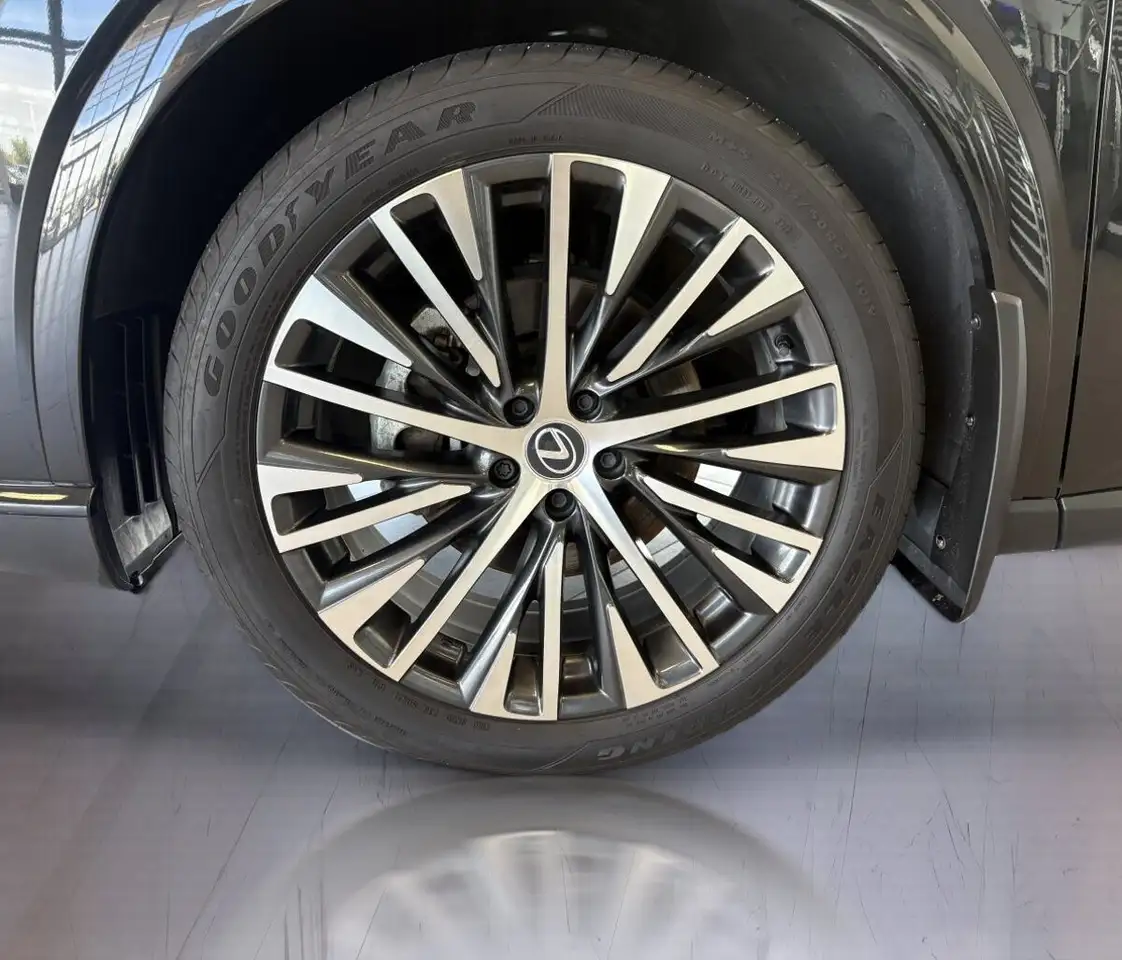 Lexus RX 350 - Image 12