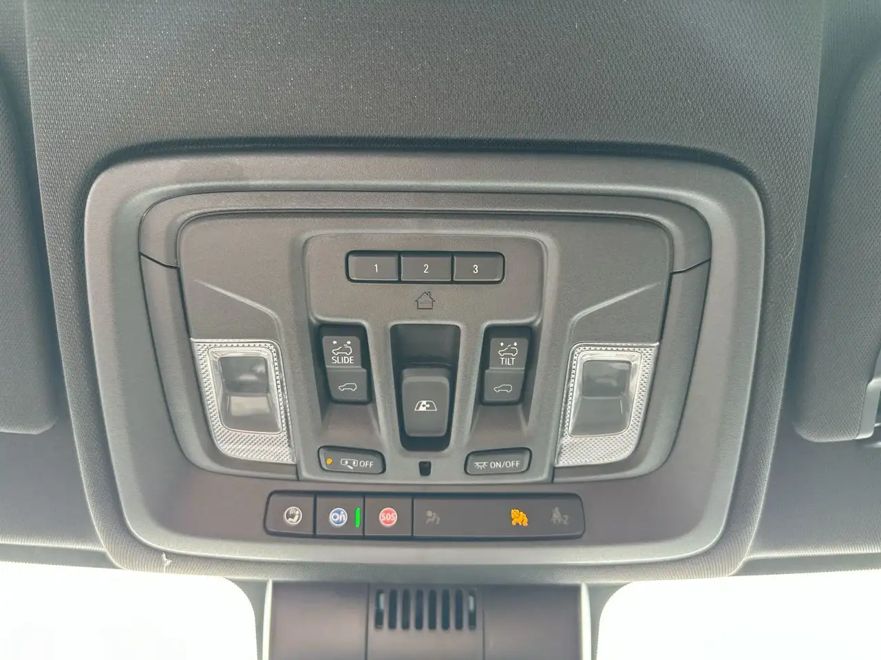 Chevrolet Silverado 1500 - Image 47