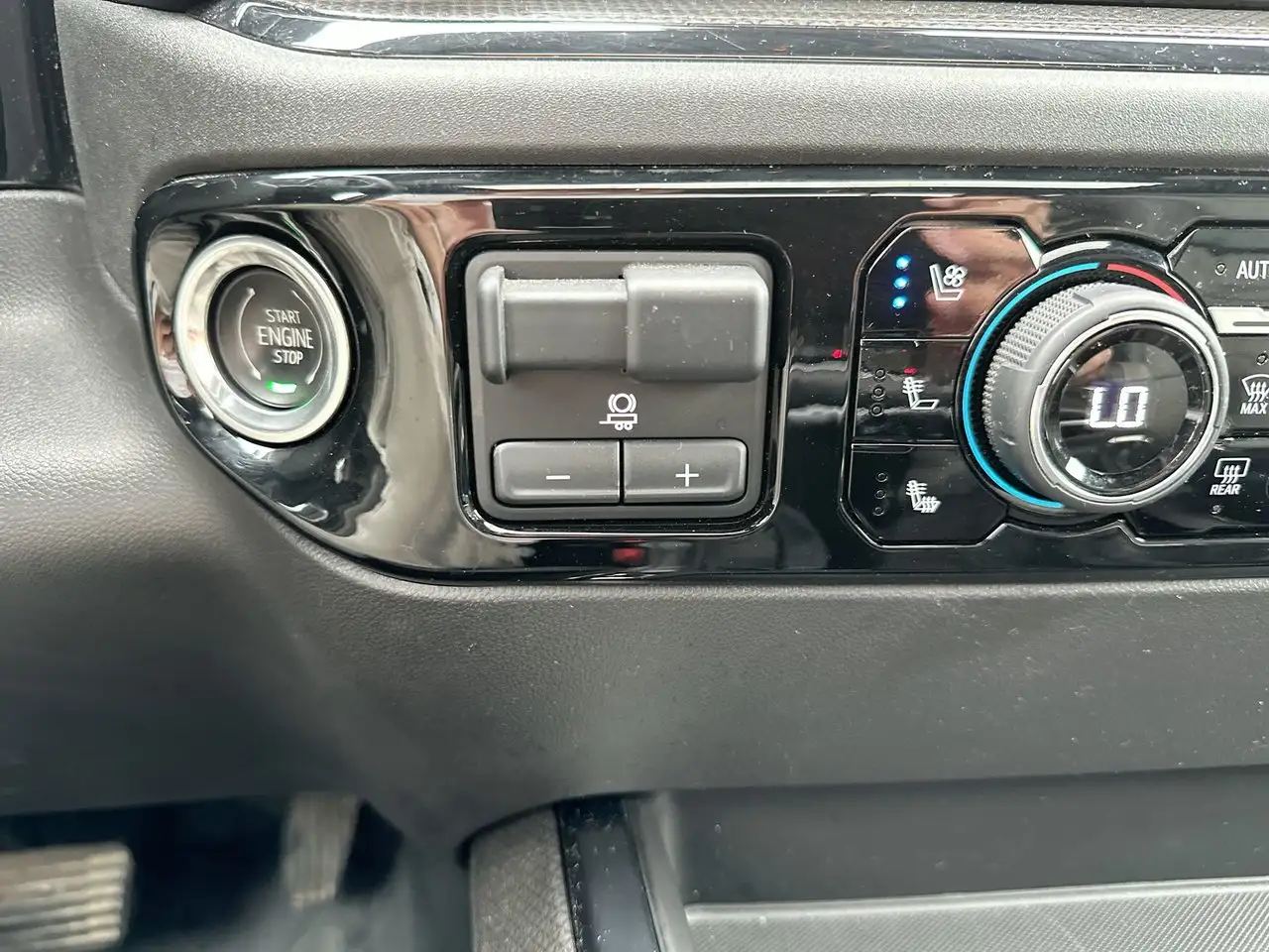 Chevrolet Silverado 1500 - Image 31