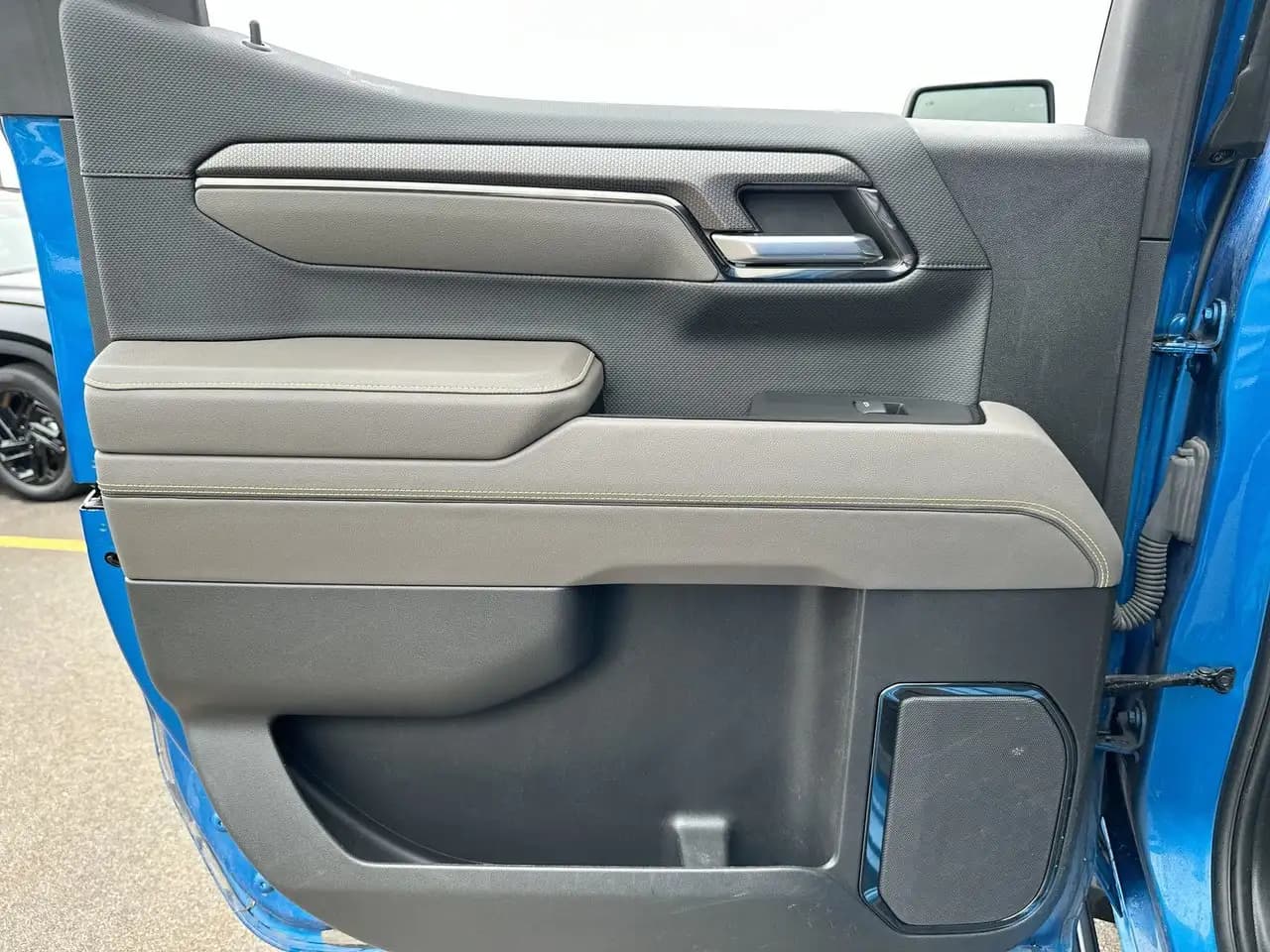 Chevrolet Silverado 1500 - Image 35