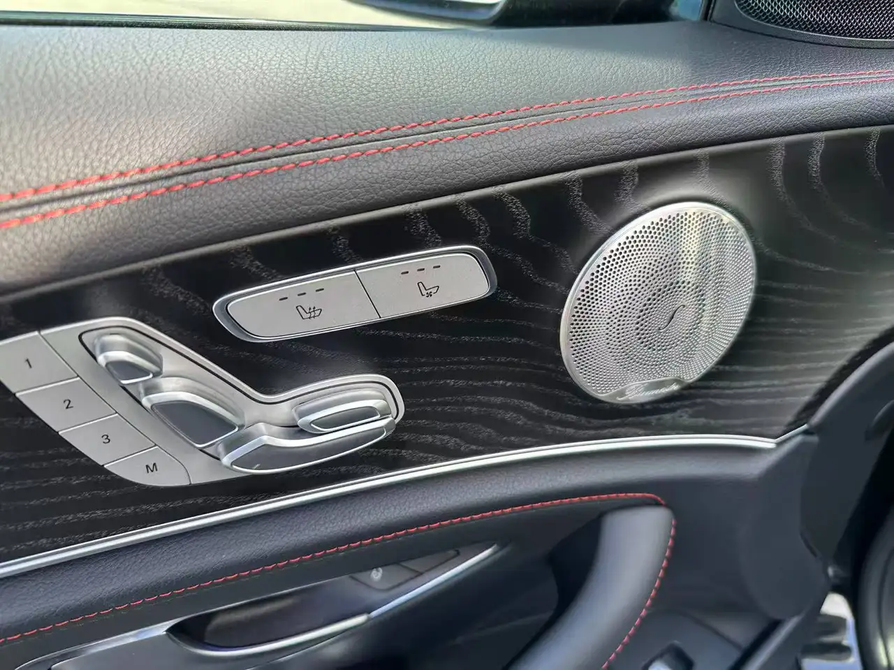 Mercedes-Benz E-Class - Image 11