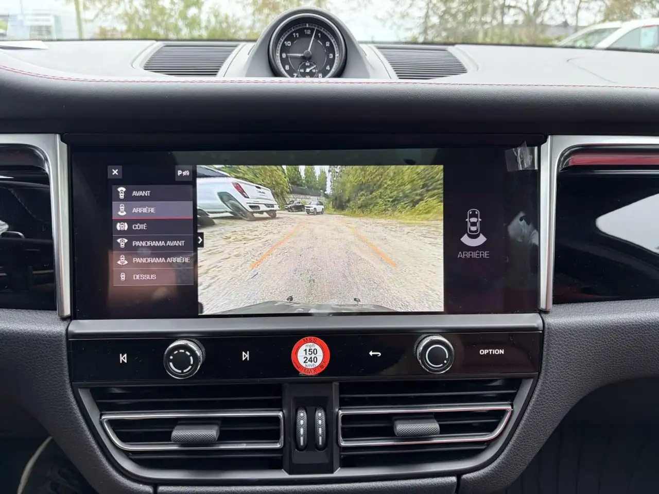 Porsche Macan - Image 13