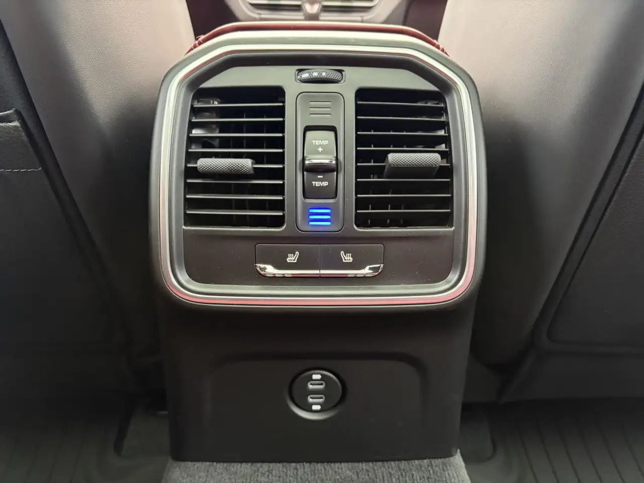 Porsche Macan - Image 18