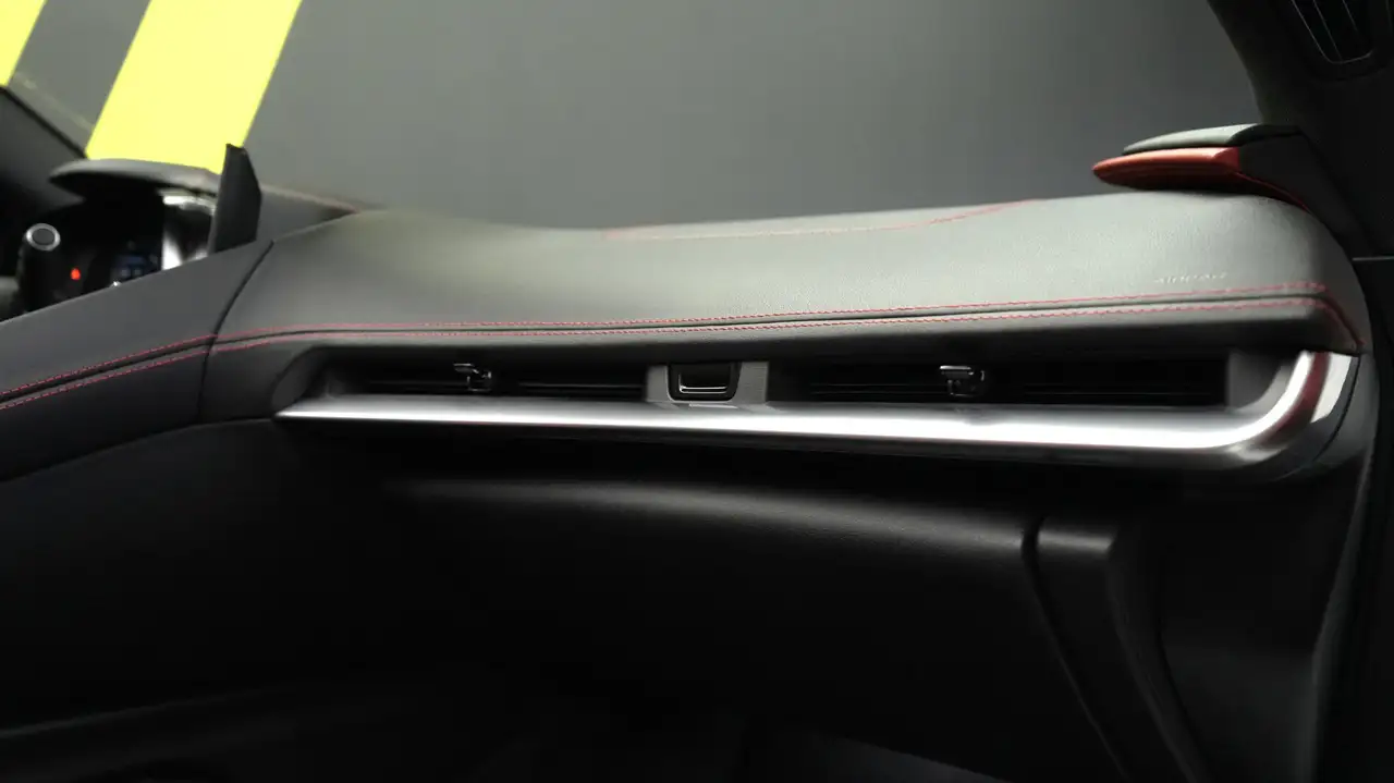 Chevrolet Corvette - Image 35
