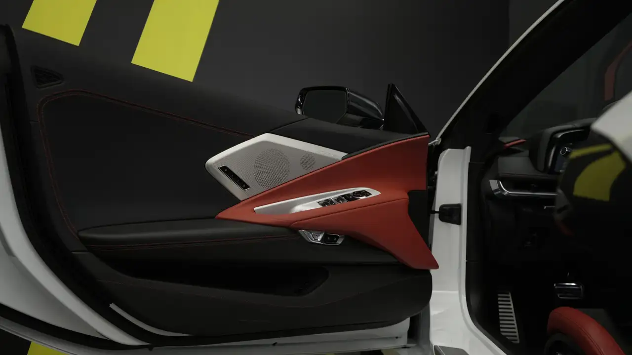Chevrolet Corvette - Image 17