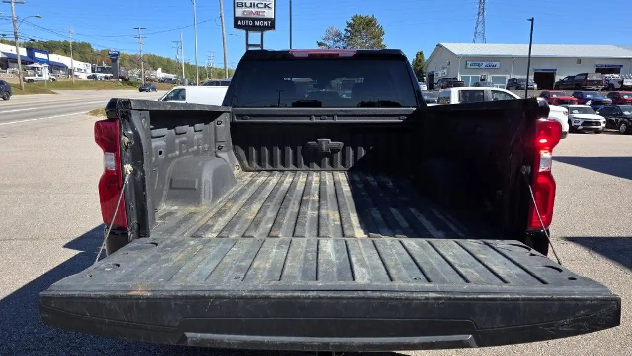 Chevrolet Silverado 1500 - Image 8