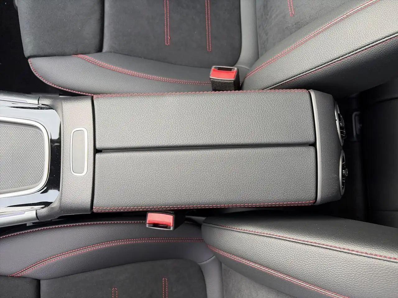 Mercedes-Benz GLA - Image 29
