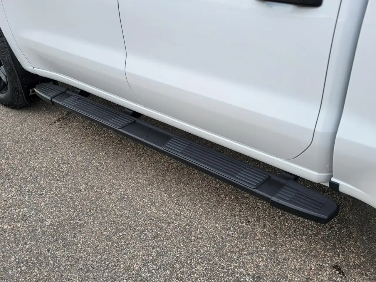Chevrolet Silverado 1500 - Image 10