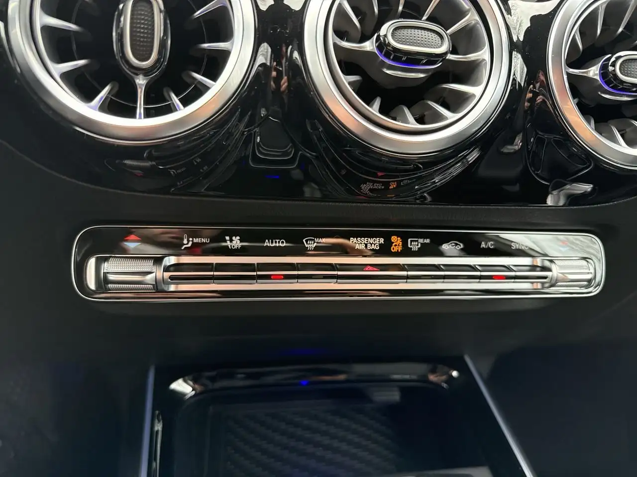 Mercedes-Benz GLA - Image 19