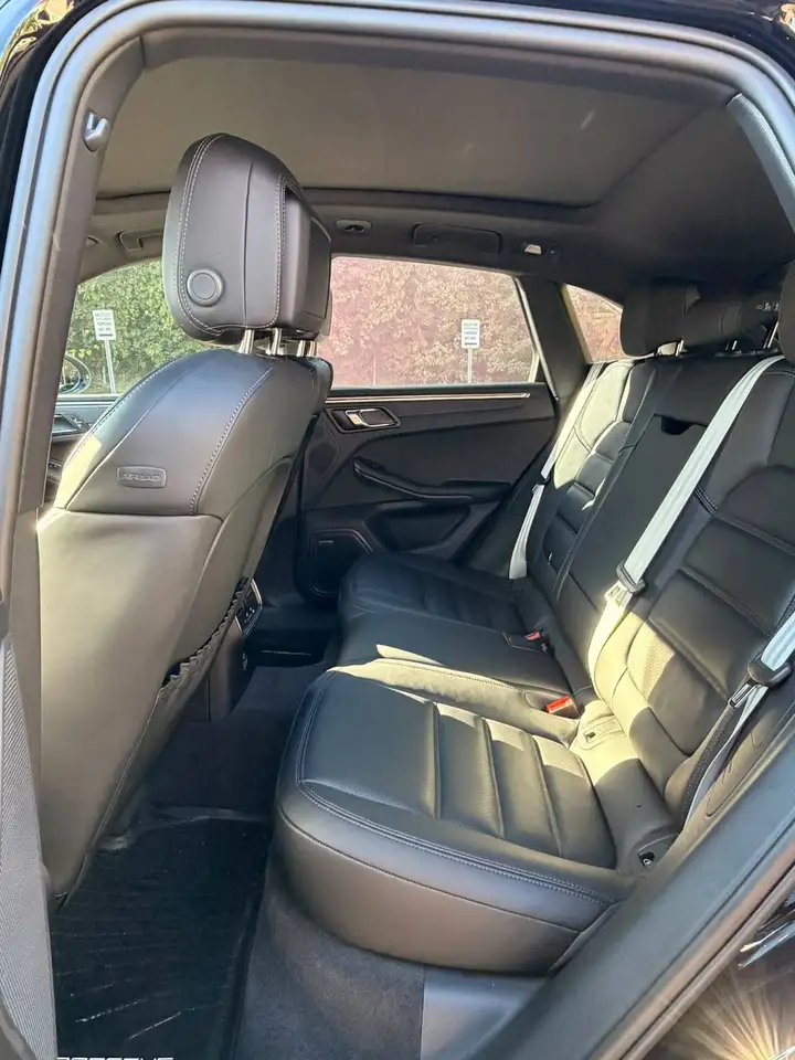 Porsche Macan - Image 13