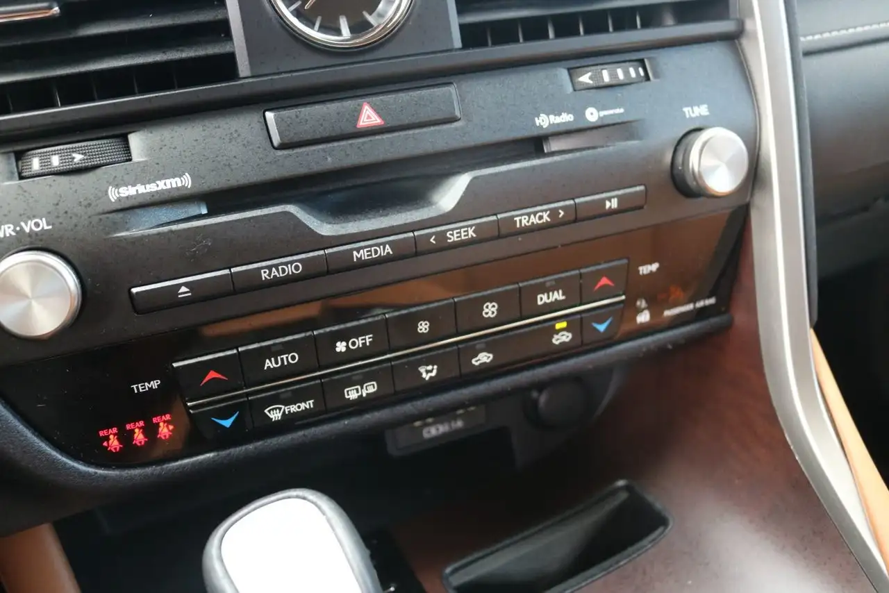 Lexus RX - Image 19