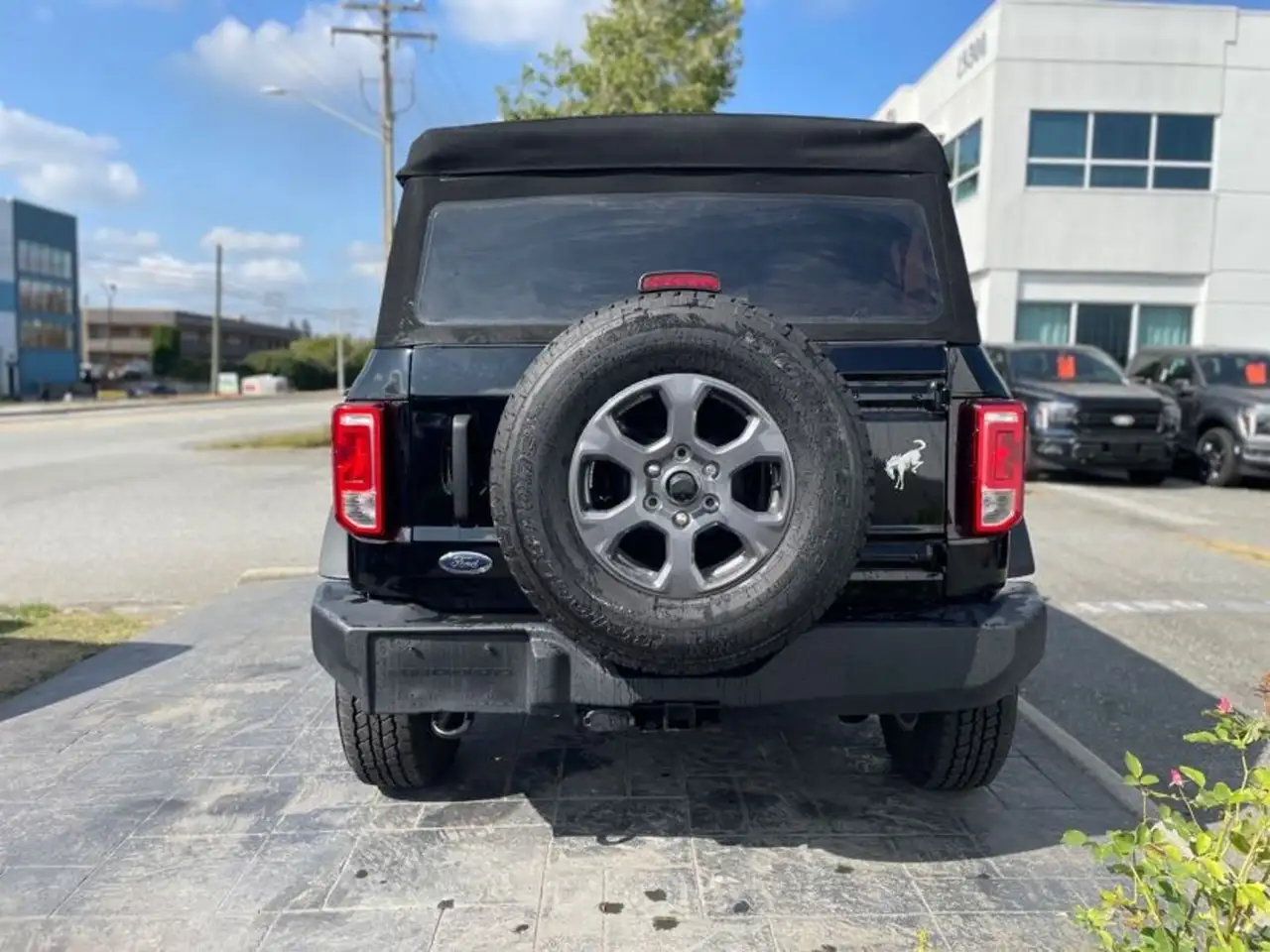 Ford Bronco - Image 4