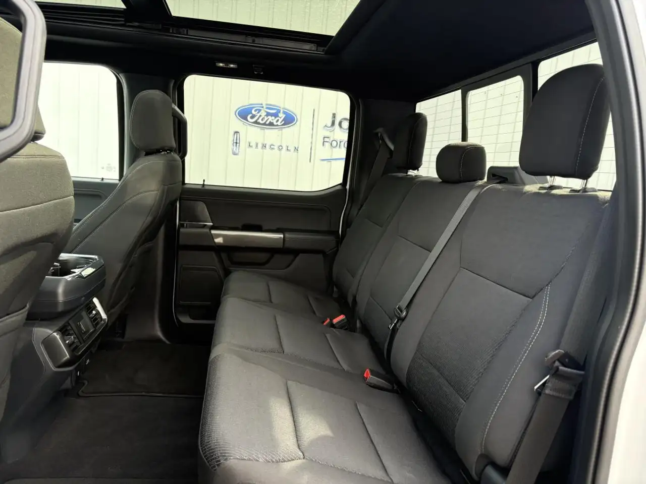 Ford F-150 - Image 17