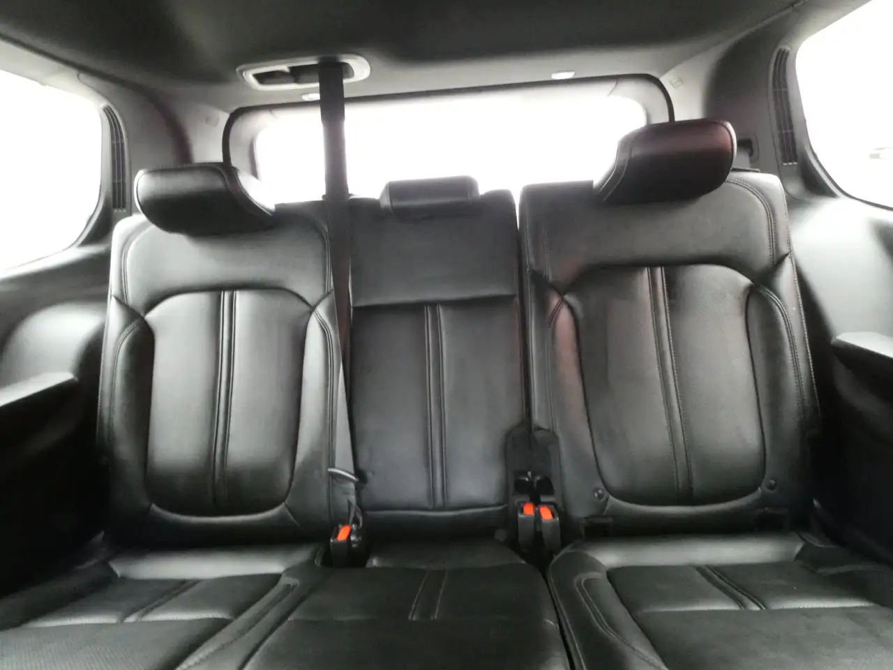 Jeep Wagoneer - Image 15
