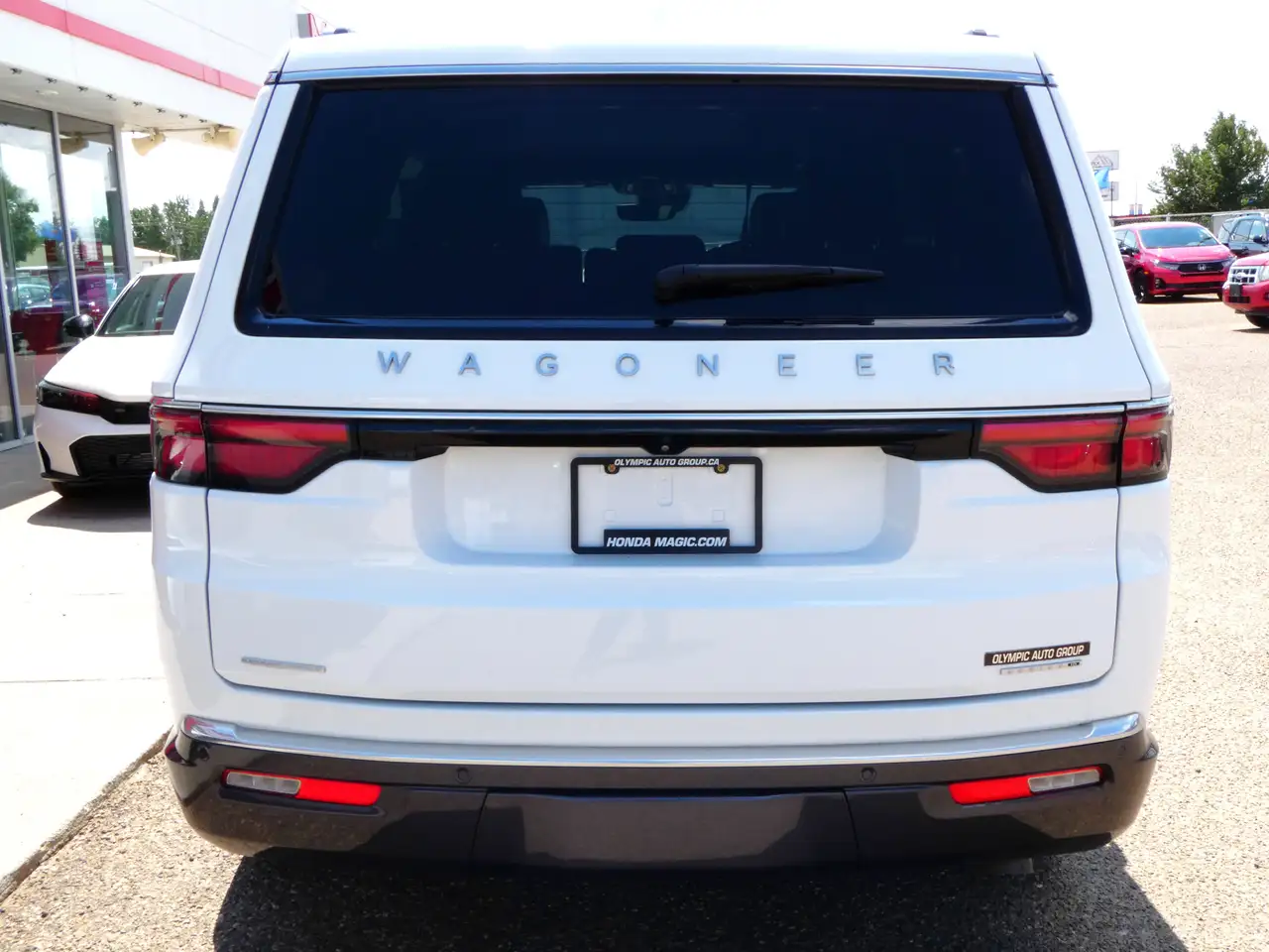 Jeep Wagoneer - Image 5