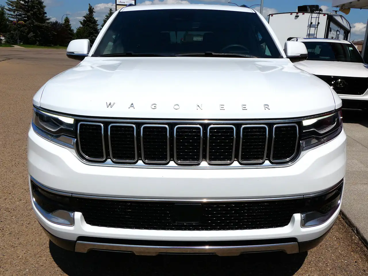 Jeep Wagoneer - Image 9