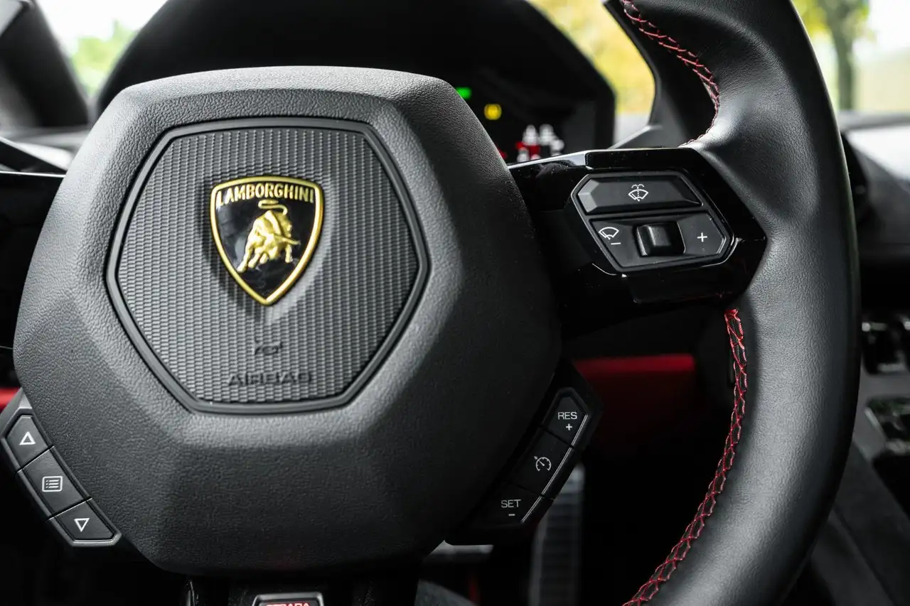 Lamborghini Huracán - Image 9
