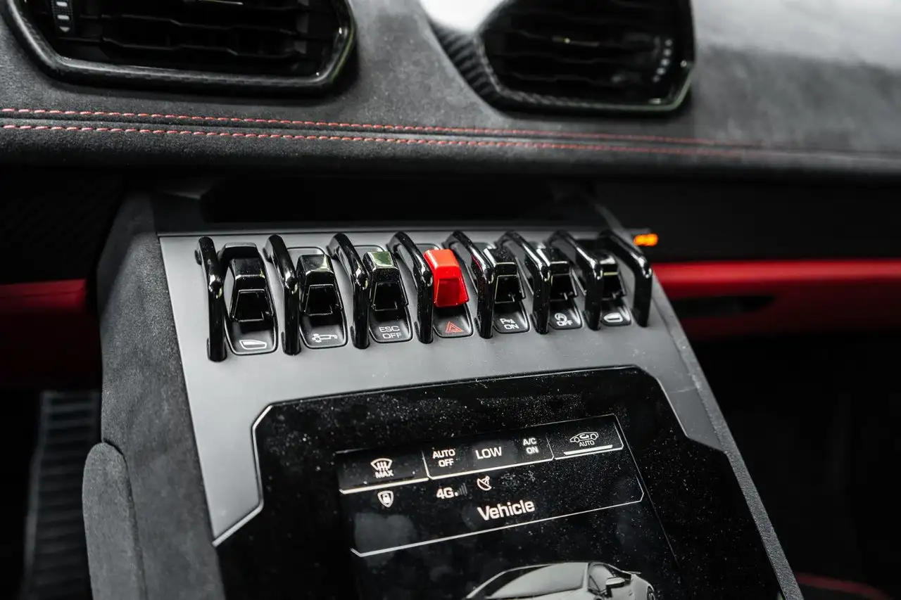 Lamborghini Huracán - Image 13