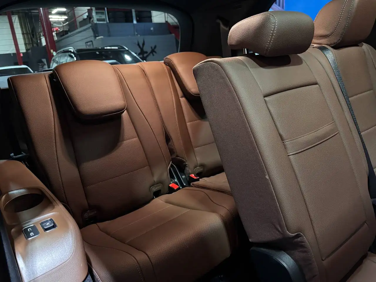 Mercedes-Benz GLS - Image 11
