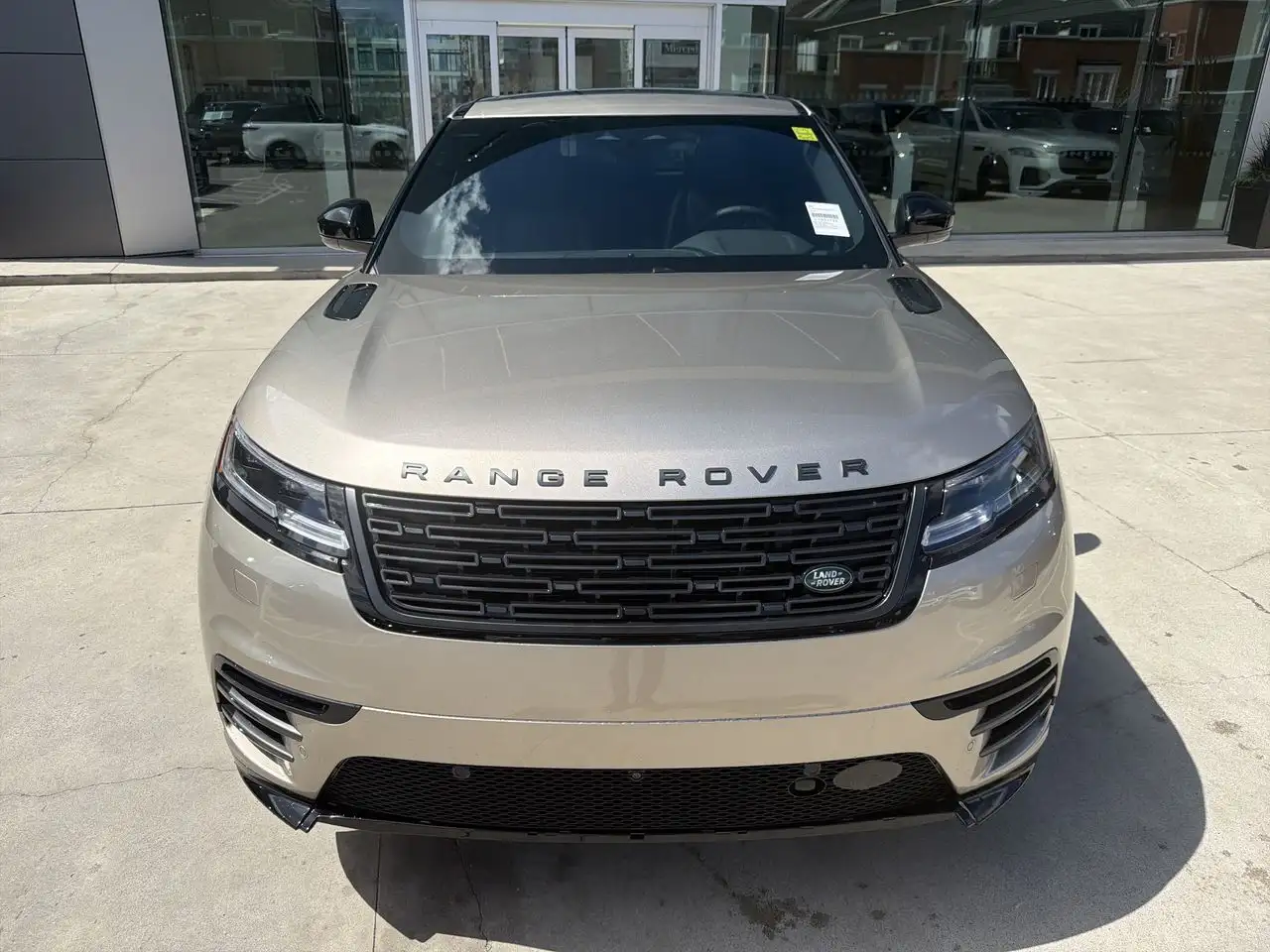 Land Rover Range Rover Velar - Image 3