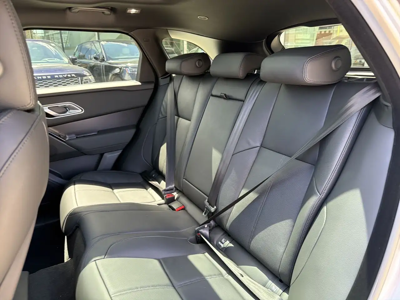 Land Rover Range Rover Velar - Image 20