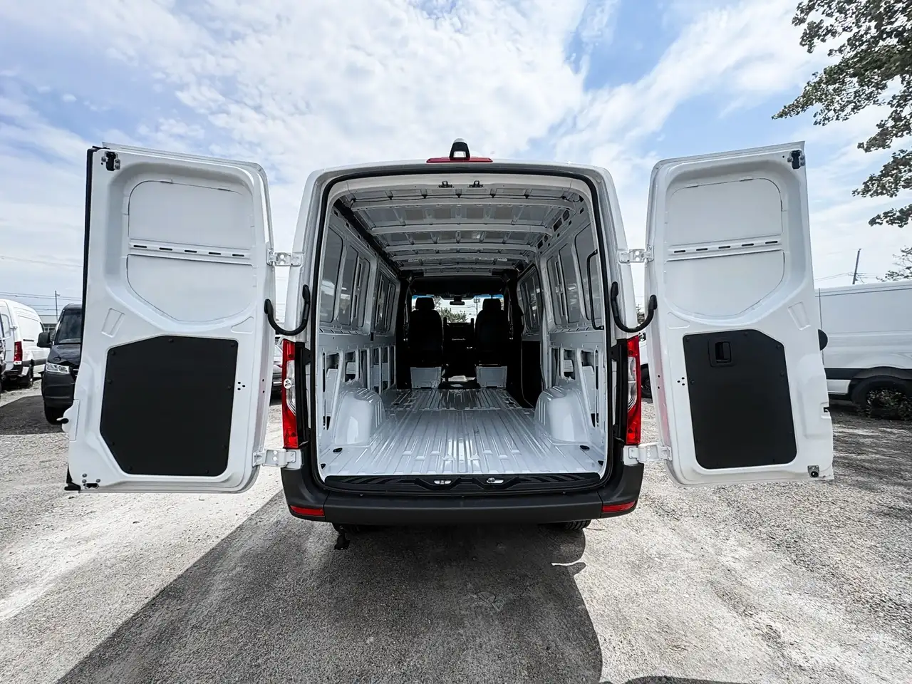 Mercedes-Benz Sprinter - Image 6