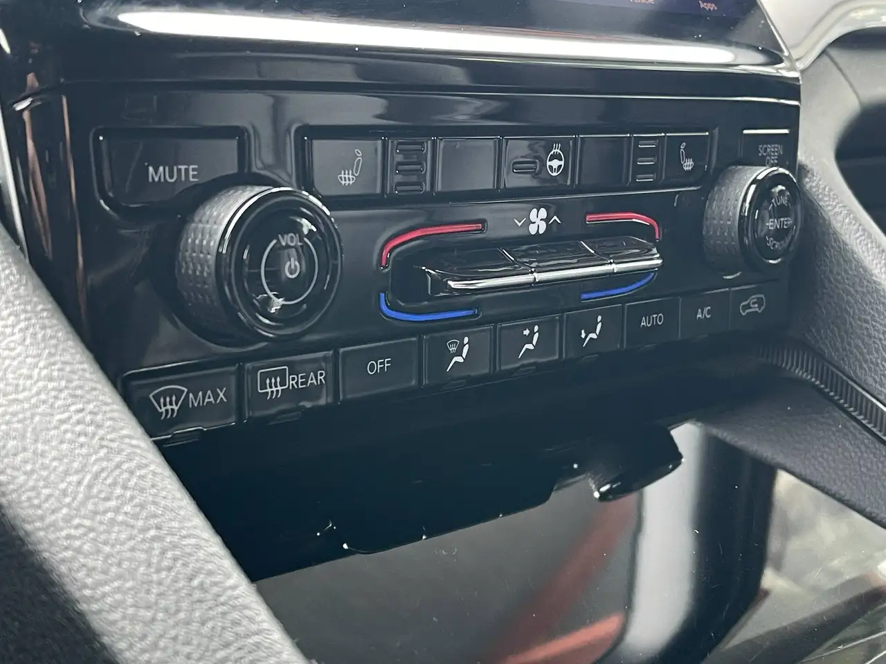 Jeep Grand Cherokee - Image 21