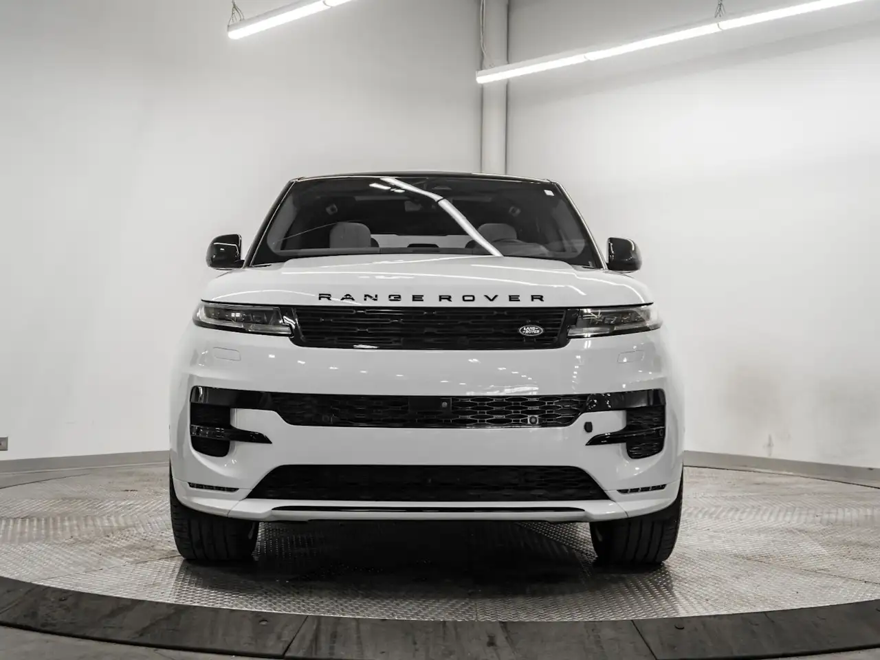 Land Rover Range Rover Sport - Image 8