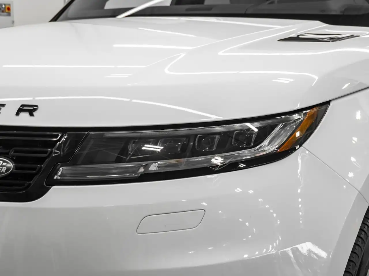 Land Rover Range Rover Sport - Image 13