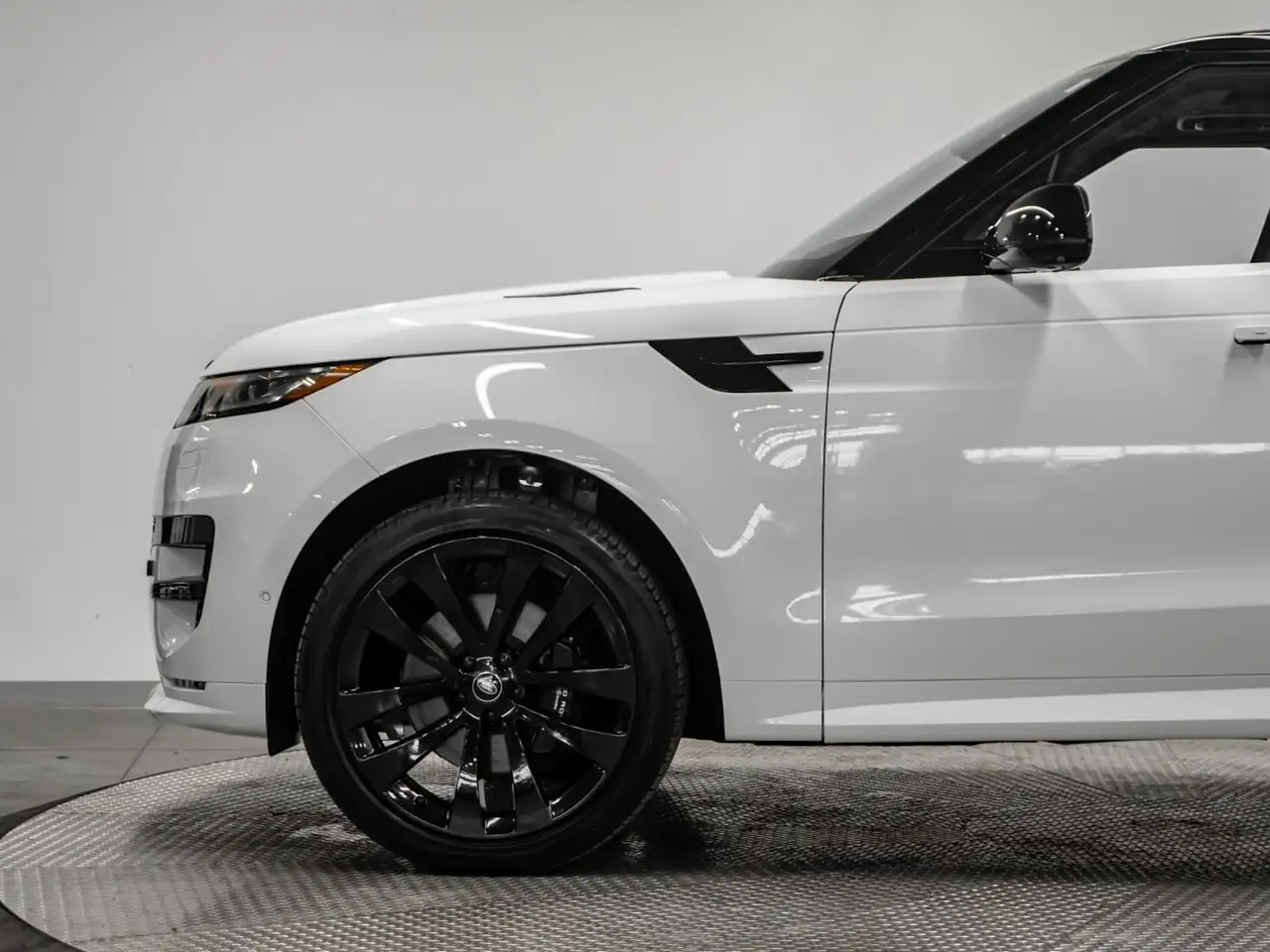 Land Rover Range Rover Sport - Image 9