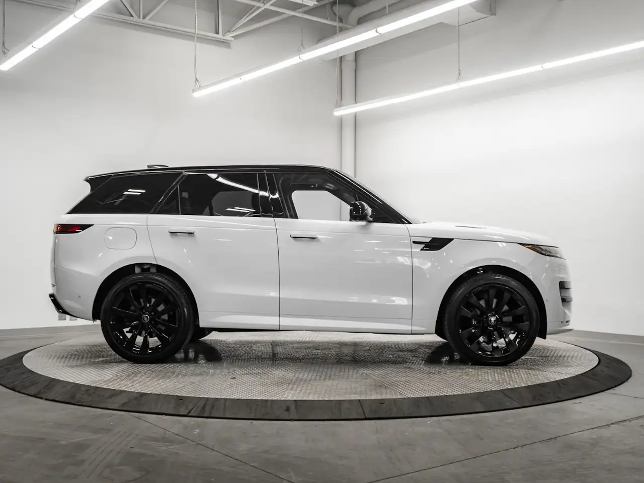 Land Rover Range Rover Sport - Image 7