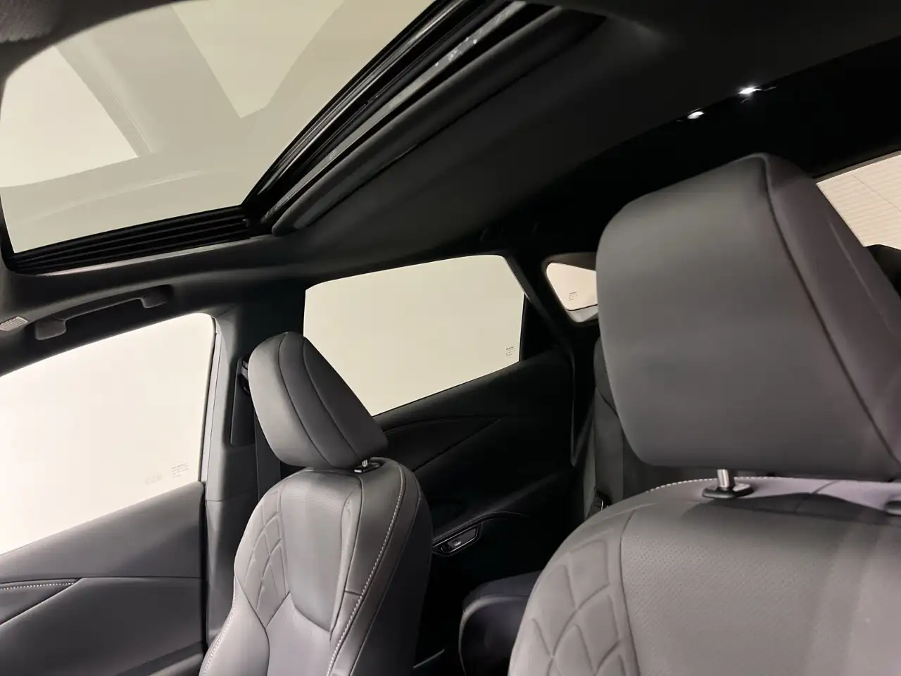 Lexus RX - Image 19