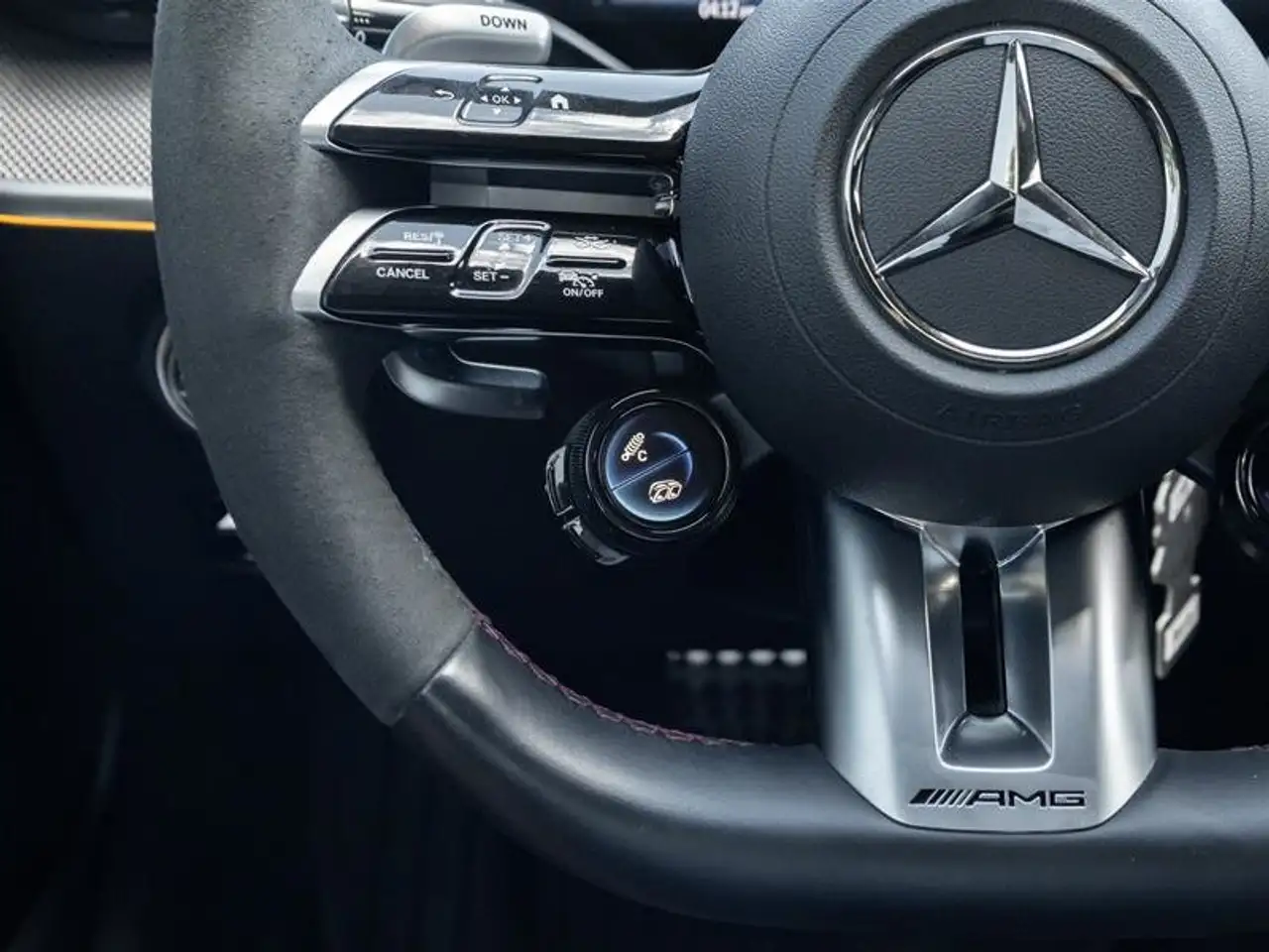 Mercedes-Benz C-Class - Image 19