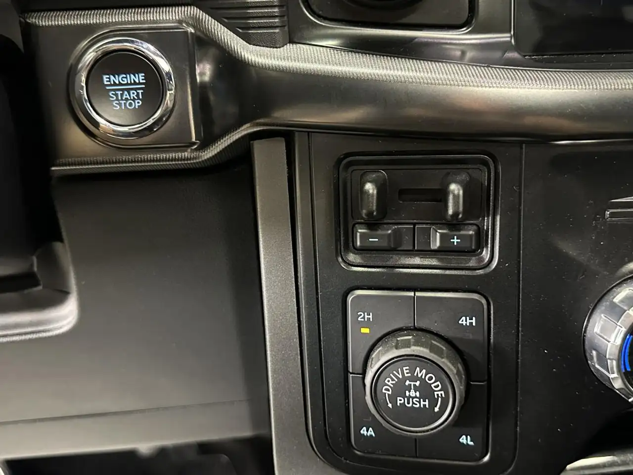 Ford F-150 - Image 25