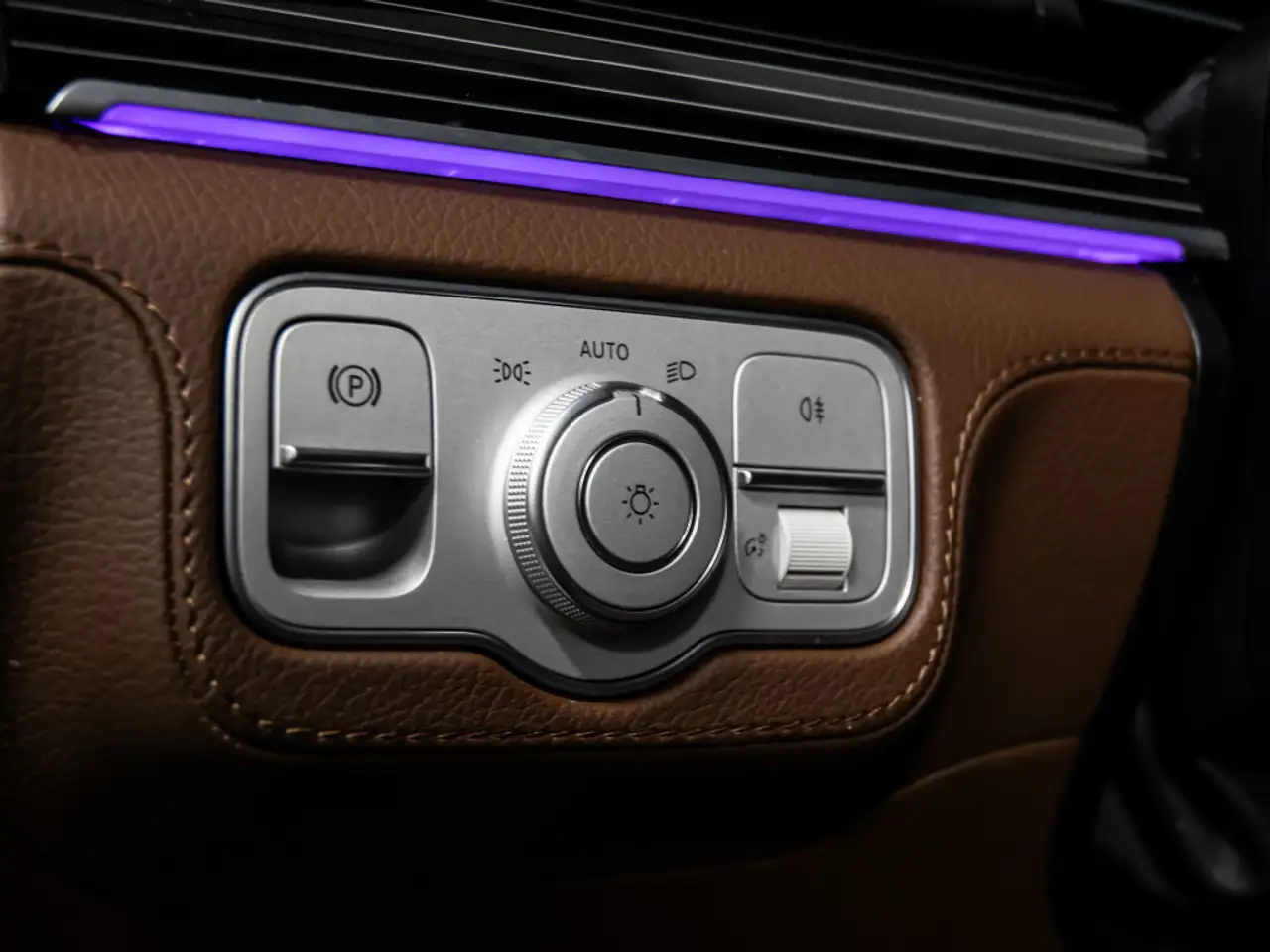 Mercedes-Benz GLE - Image 17